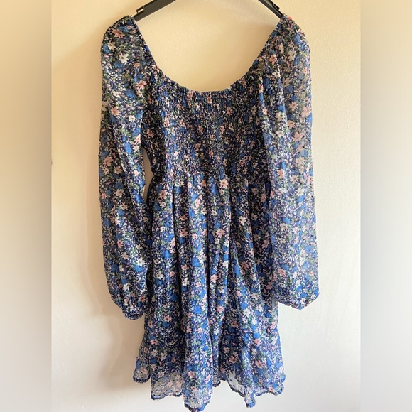 Hollister dress. Size Small - Picture 3 of 6